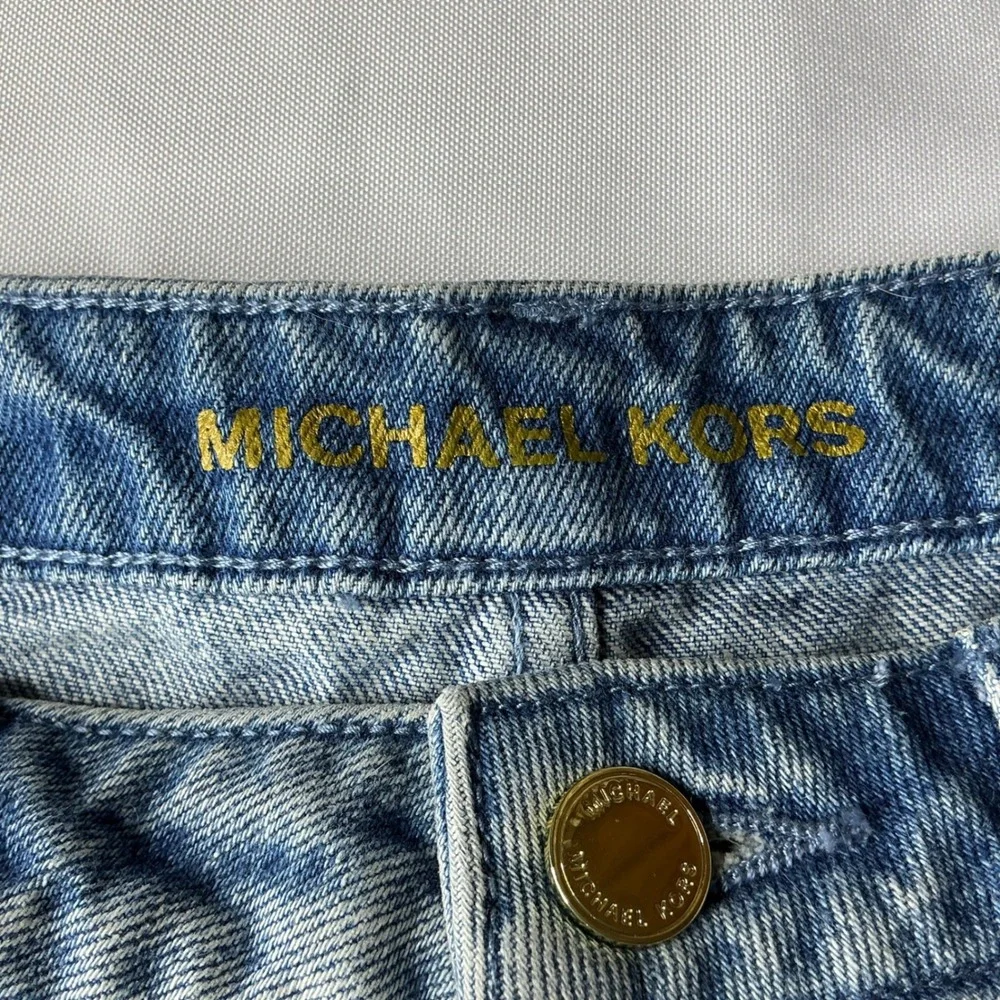 Michael Kors Womens Denim Shorts Light Wash Frayed Raw Hem Gold Hardware‎ Size 2